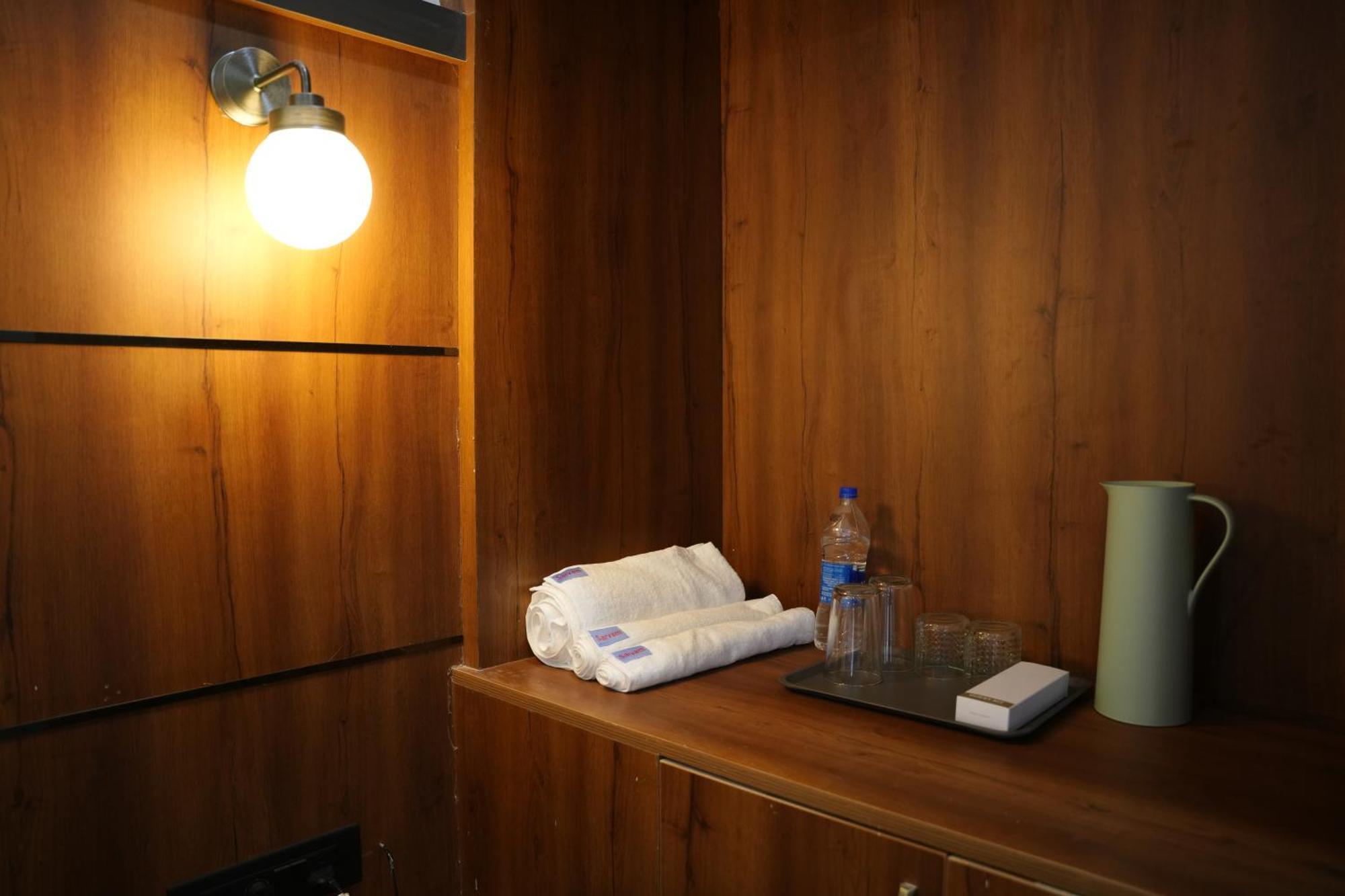 Sarvam Residency Hotel Szágar Kültér fotó