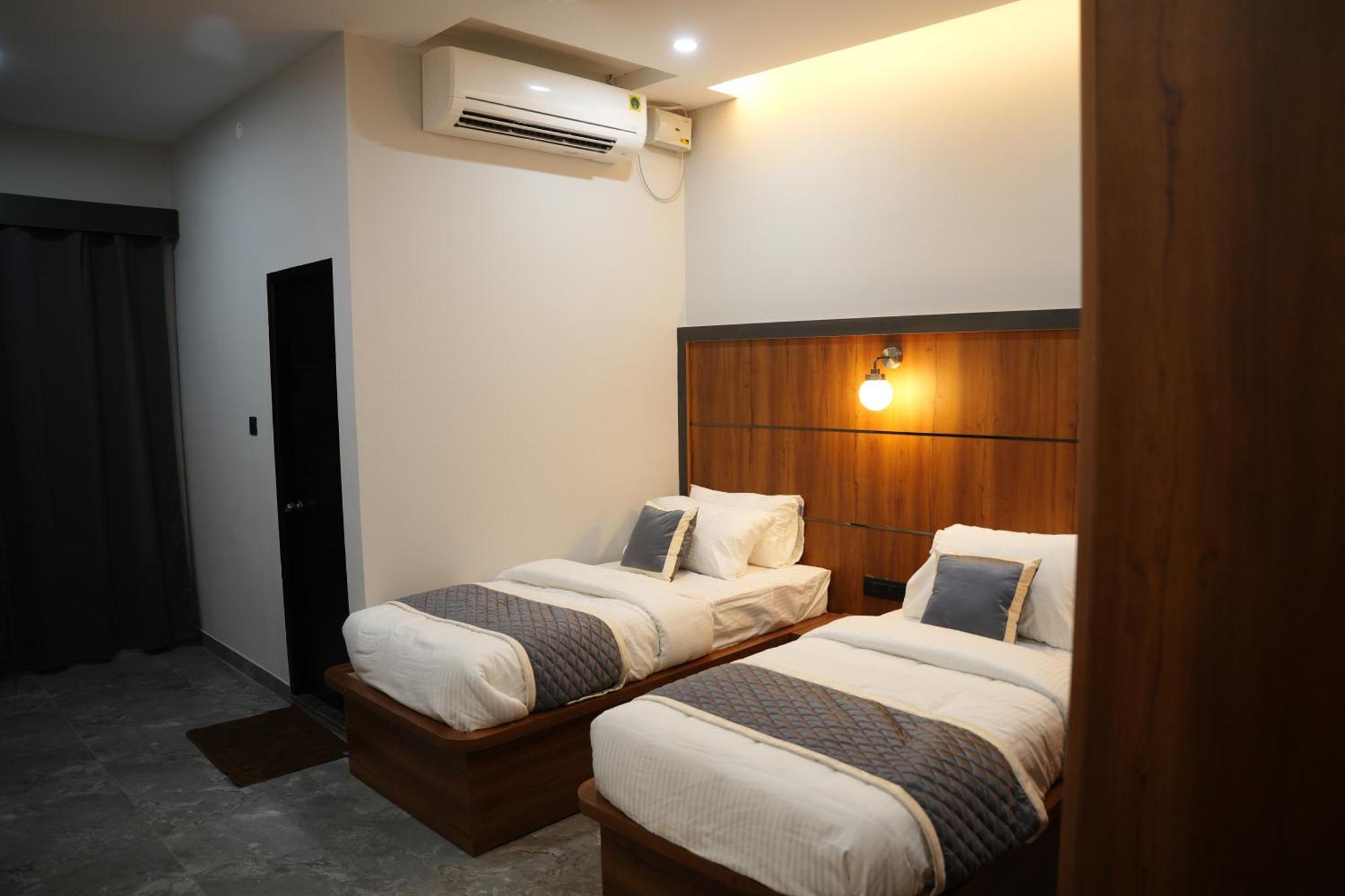 Sarvam Residency Hotel Szágar Kültér fotó